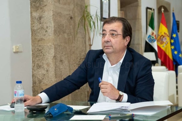 El Patronato de la Fundación Yuste aprueba el plan de actuación para 2022 y el nombramiento de Enrique Moradiellos como académico de Yuste