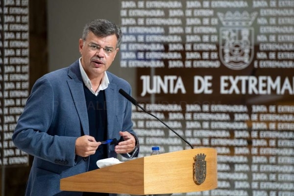 La Junta de Extremadura fija como objetivo prioritario para 2022 la creación de empleo y confía en que será “un buen año”