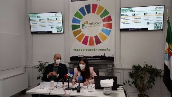 Gil Rosiña anuncia dos convocatorias de ayudas de la AEXCID que muestran el compromiso de la Junta en su lucha contra el Covid en los países socios de
