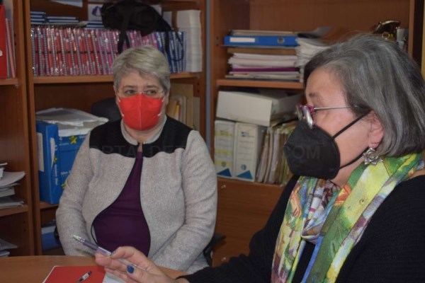 Gil Rosiña alaba la labor de la asociación Malvaluna y resalta su atención a la situación de vulnerabilidad de muchas mujeres