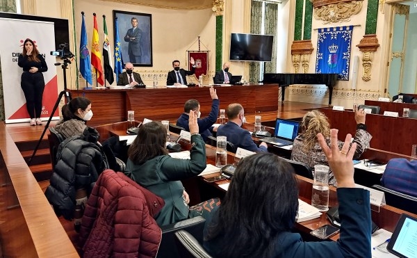 La Diputación apoya una moción de la FEMPEX para la fusión de los municipios de Don Benito y Villanueva de la Serena