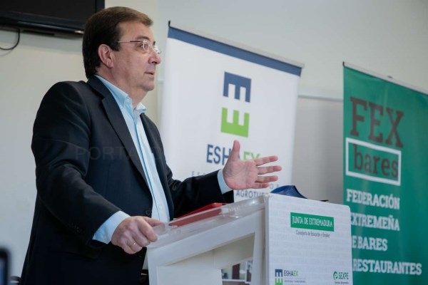 Fernández Vara advierte de falta de mano de obra en la región en sectores esenciales como la hostelería y la construcción
