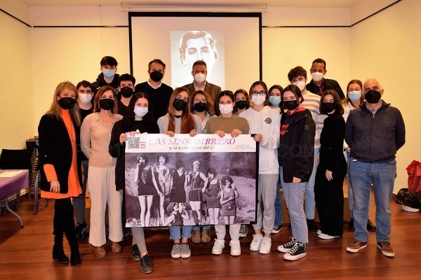 La Residencia Universitaria Hernán Cortés acoge la exposición ‘Las Simsombrero’