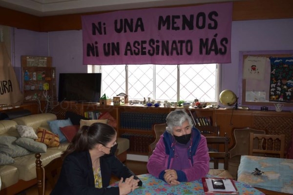 Gil Rosiña anima a las asociaciones de mujeres y organizaciones a seguir creando proyectos que trabajen en favor de la igualdad real y efectiva