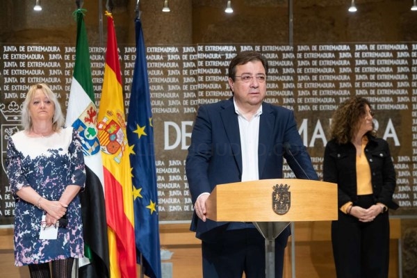 Fernández Vara y agentes sociales firman una estrategia para hacer frente al reto demográfico con medidas para fijar población y atraer a nuevos resid