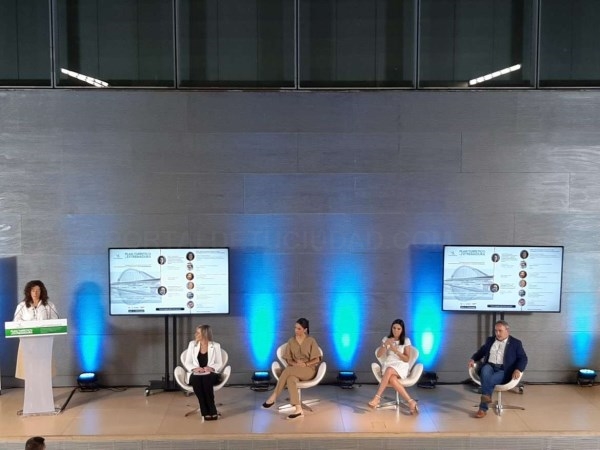 Nuria Flores resalta que el Segundo Plan Turístico de Extremadura incide en la formación del sector
