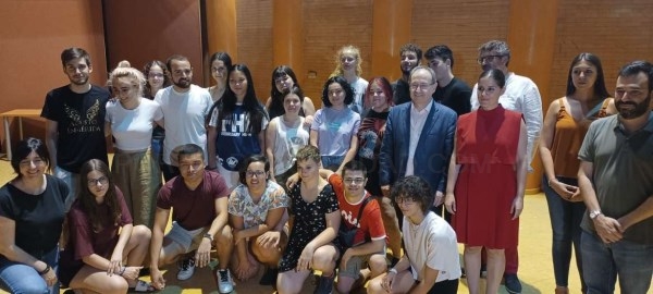 Gil Rosiña destaca la oportunidad formativa y de intercambio cultural del campo de voluntariado juvenil del Festival Internacional de Teatro Clásico d