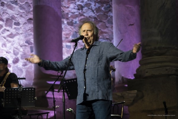 Despedida monumental de Serrat en su segunda noche del STONE&MUSIC Festival