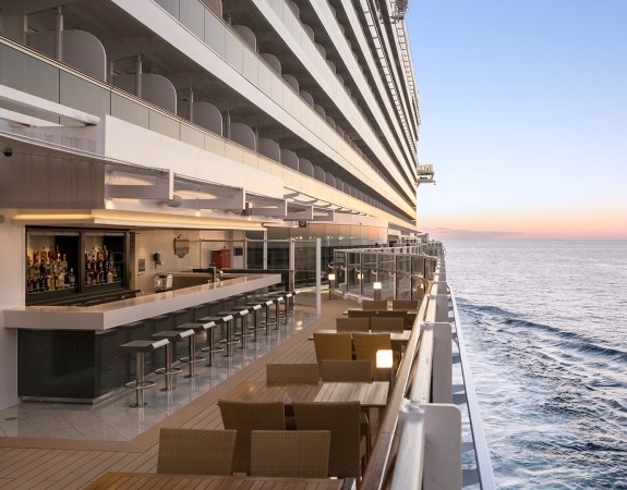 Los españoles, privilegiados pasajeros del crucero inaugural del barco más moderno del mundo