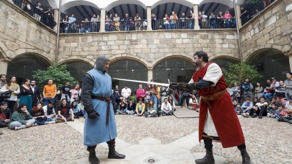 Con fuego y sangre termina La Casa del Dragón, que catapulta a Cáceres como su escenario fetiche