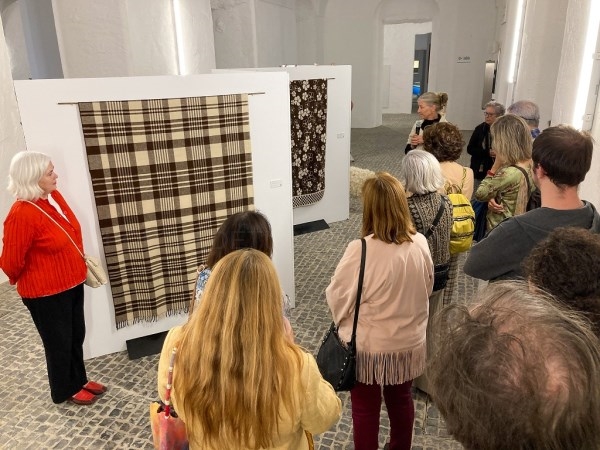 El Hospital Centro Vivo acoge la exposición Entre Lanas de la Asociación de Creadores Textiles de Madrid