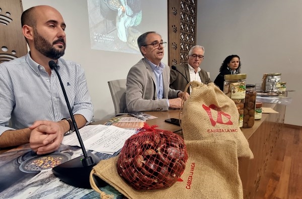 La Feria de la Castaña de Cabeza la Vaca alcanza su XVII edición