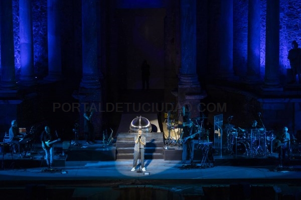 La versión más italiana de Sergio Dalma encuentra en el Teatro Romano de Mérida su escenario perfecto