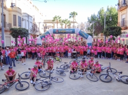 Más de 2.500 personas participan en la caminata contra el cáncer de Carlet