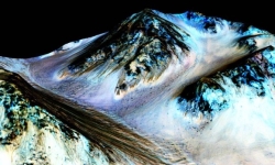 La NASA halla nuevas pruebas de agua líquida en Marte