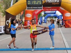 Mohammed Mohattane y Marta Esteban ganan la Volta a Peu 'Es Posible' y conquistan el circuito de carreras populares