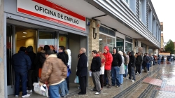 El paro baja en la Comunitat en 9.807 personas en noviembre y un 10 % en 2015