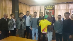 Raúl Ballester recibe el homenaje del Ayuntamiento de Benifaió como  campeón master 30 Copa España Ciclocros