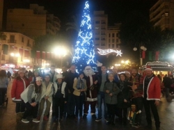 Alzira supera las expectativas con el primer mercado navideño