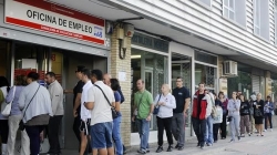 El paro bajó en 354.203 personas en 2015, su mayor descenso anual