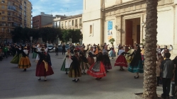 El grupo “Benifaió en dansa” ofreció sus ‘Danses d’hivern’.