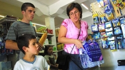 El «fuerte» retroceso de las expectativas hace caer 8,3 puntos la confianza del consumidor en enero