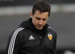 El valencianismo pide la cabeza de Neville