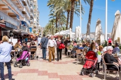 El turismo de Cullera vive una Semana Santa con 25 puntos más de ocupación que en 2015