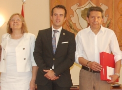 Alberic presenta los libros ganadores de los Premis Literaris 2014