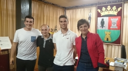 Natalio Más Añó del CD Benifaió es premiado por la Federación como Mejor jugador de la Liga Primera Regional