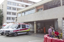 La presión a la médico del Clínico revela miles de contratos a dedo durante años
