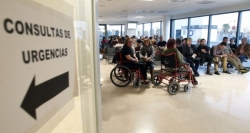Personal de La Fe presenta miles de firmas en Sanidad ante la saturación de Urgencias