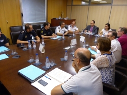 La Policía Nacional y los agentes de Algemesí se coordinarán para mejorar la seguridad en las fiestas de la Mare de Déu de la Salut y la Sna Taurina