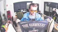 Hawkers, el gigante de las gafas de sol nacido en Elche