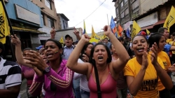 Chavistas y opositores toman las calles a favor y contra el Gobierno de Venezuela