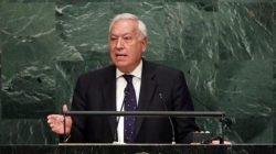 Margallo, a Picardo: «La mano no, pondré la bandera y mucho antes de lo que él cree»