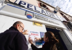 Casinos, Alicante, Gandia y Alzira reparten 260.000 euros de un cuarto premio, el 59444