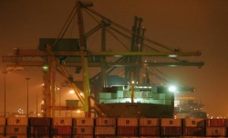 Los estibadores suspenden la huelga en el puerto de Valencia tras pactar con Maersk, MSC y Noatum