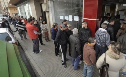 El paro en la Comunitat baja en 8.500 personas, un 2,23% menos que el trimestre anterior