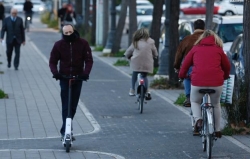 Gandia, primera ciudad que exigirá seguro, chaleco y casco en patinetes eléctricos
