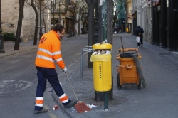Cuatro quejas al día por la suciedad en Valencia