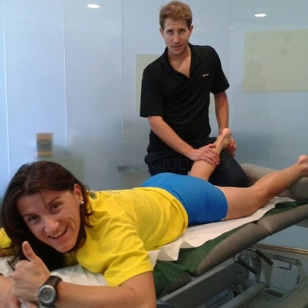 La atleta Davinia Albinyana prepara su primera maratón supervisada por Clínica Tecma