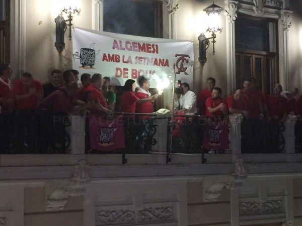 El “xupinazo” abre la Setmana Taurina de Algemesí
