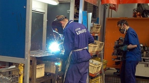 Los precios industriales se hunden por el retroceso del coste energético