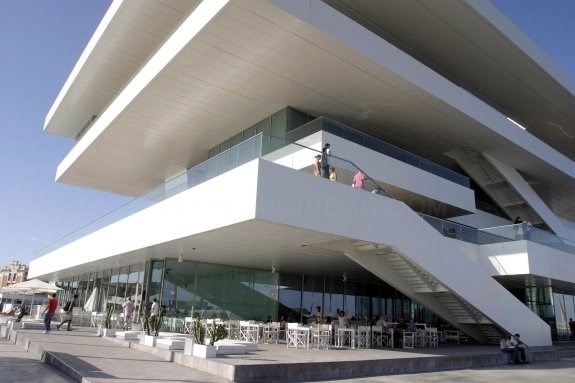 Ribó se olvida de los refugiados y accede a privatizar el edificio Veles e Vents