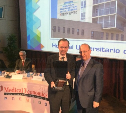 El Hospital de La Ribera recoge el premio de New Medical Economics al ‘Mejor Hospital público de gestión privada de España’