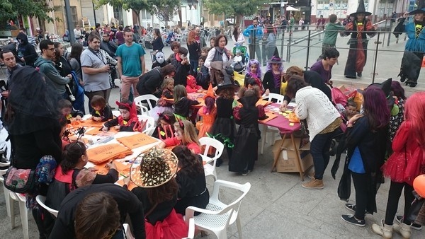 Benifaió celebró la Fiesta de Halloween con una alta participación.