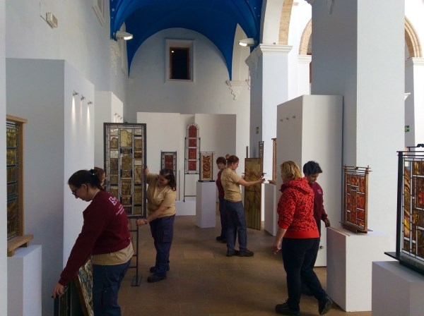 El Museu de la Festa acoge una exposición de fotografías del concurso de la Semana Santa de Algemesí  y otra de vidrieras francesas