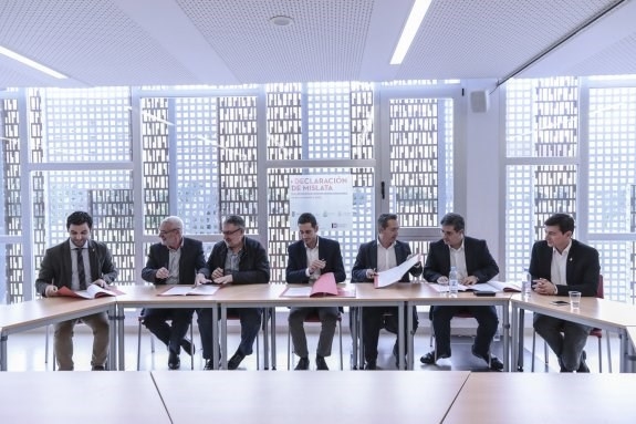 Siete alcaldes de l'Horta reclaman a Valencia recuperar las líneas de la EMT suspendidas
