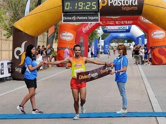 Mohammed Mohattane y Marta Esteban ganan la Volta a Peu 'Es Posible' y conquistan el circuito de carreras populares